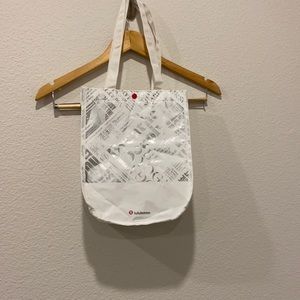 Lululemon reusable small single snap tote bag